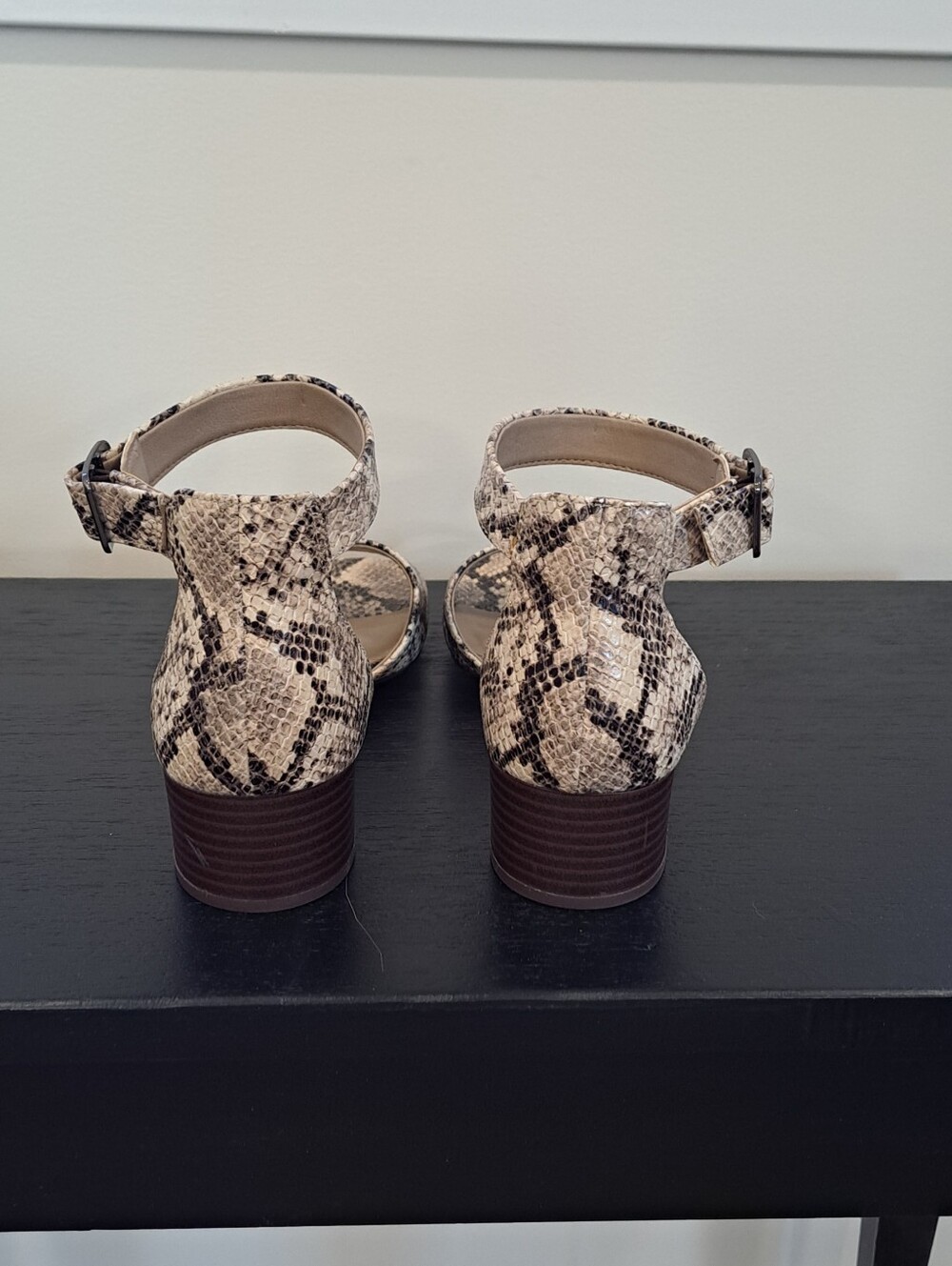 Clarks Ultimate Comfort Snakeskin Mobwife Classic Boho Block Heel Sandals 9.5. - Picture 5 of 10